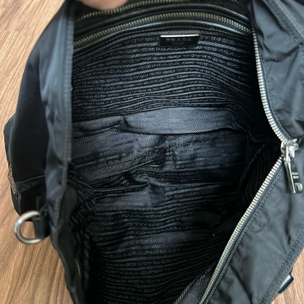 A220 - ๐ฏ % authentic Prada tote bag - Picture 10 of 16